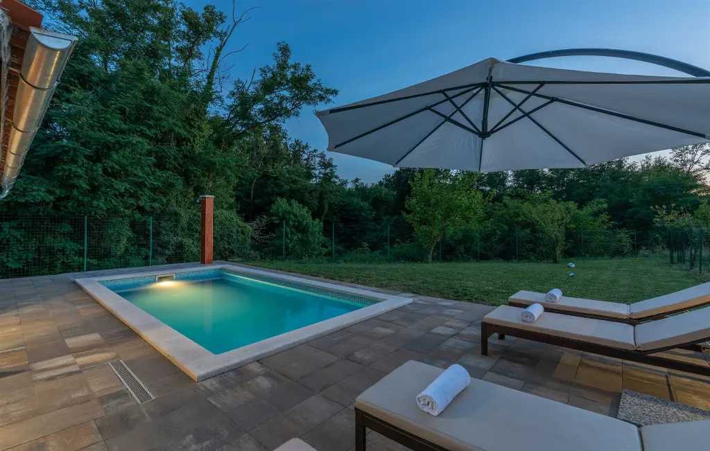 Two-Bedroom Villa in Vadreš for 6 Guests