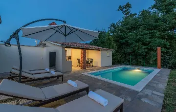 Two-Bedroom Villa in Vadreš for 6 Guests