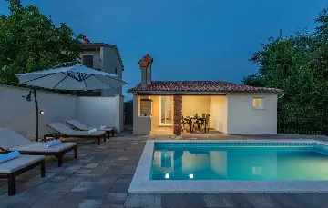 Two-Bedroom Villa in Vadreš for 6 Guests