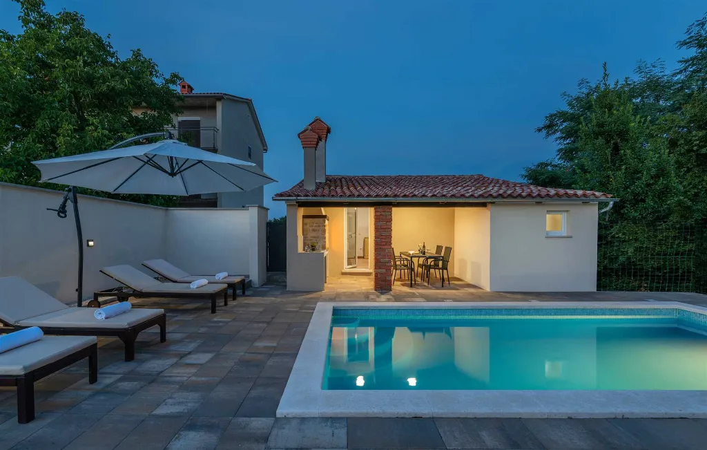 Two-Bedroom Villa in Vadreš for 6 Guests