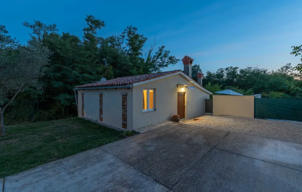 Two-Bedroom Villa in Vadreš for 6 Guests