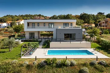 4-Bedroom Villa in Poreč with Private Pool