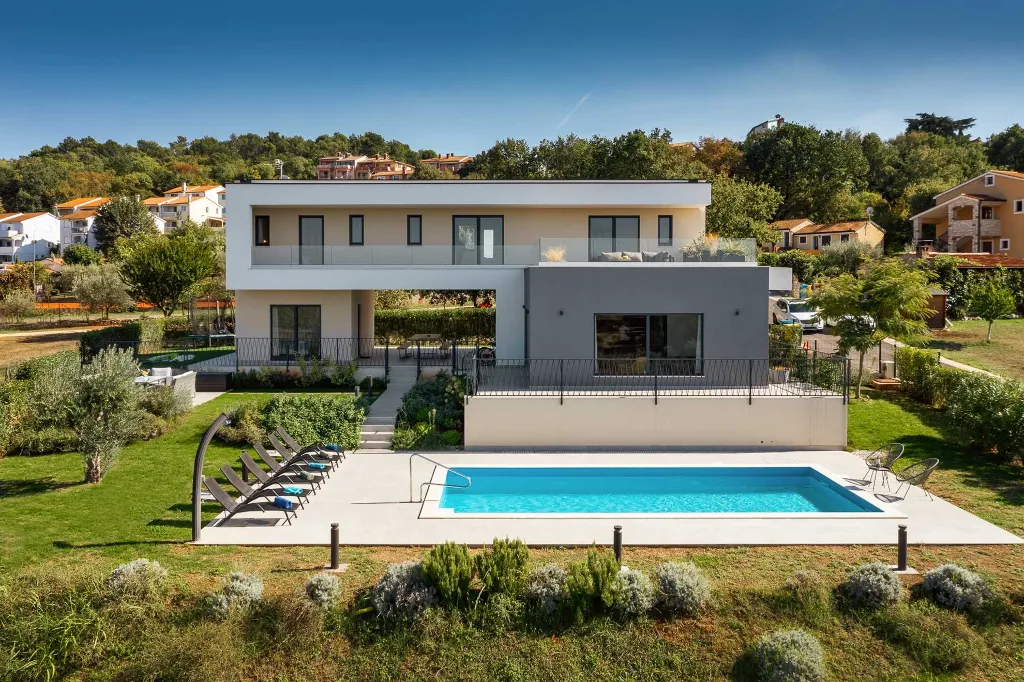 4-Bedroom Villa in Poreč with Private Pool