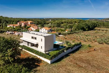 4-Bedroom Villa in Poreč with Private Pool