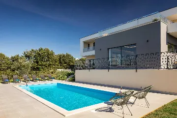 4-Bedroom Villa in Poreč with Private Pool