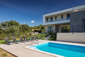 4-Bedroom Villa in Poreč with Private Pool