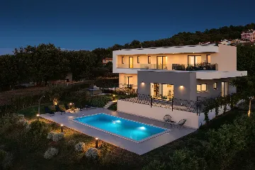 4-Bedroom Villa in Poreč with Private Pool