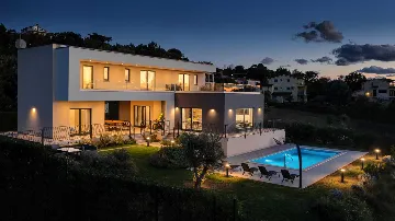 4-Bedroom Villa in Poreč with Private Pool