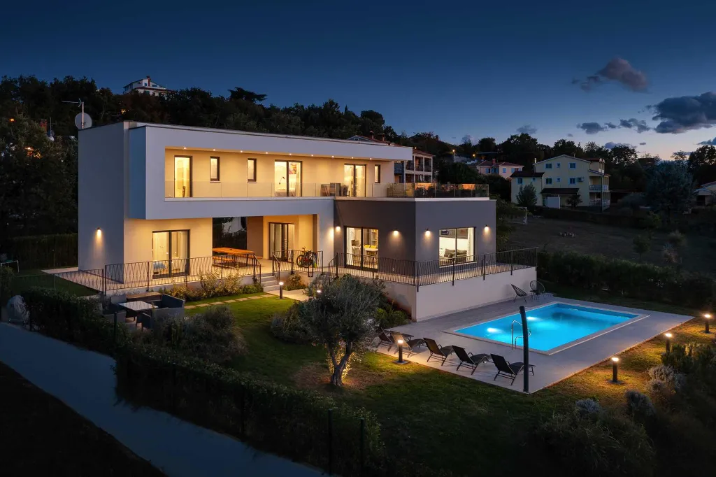 4-Bedroom Villa in Poreč with Private Pool