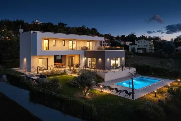4-Bedroom Villa in Poreč with Private Pool
