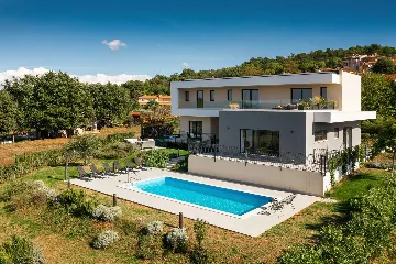 4-Bedroom Villa in Poreč with Private Pool