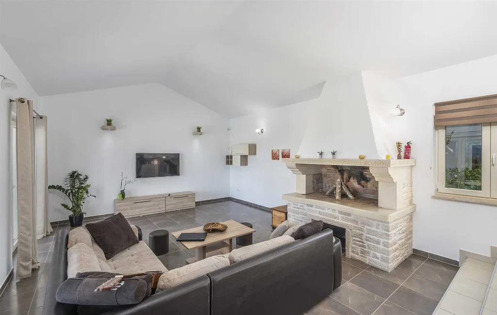 Vižinada Villa with Private Pool for 8 Guests