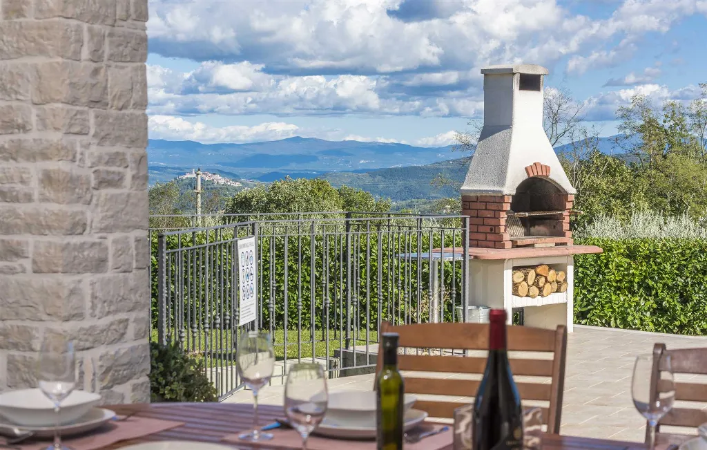 Vižinada Villa with Private Pool for 8 Guests