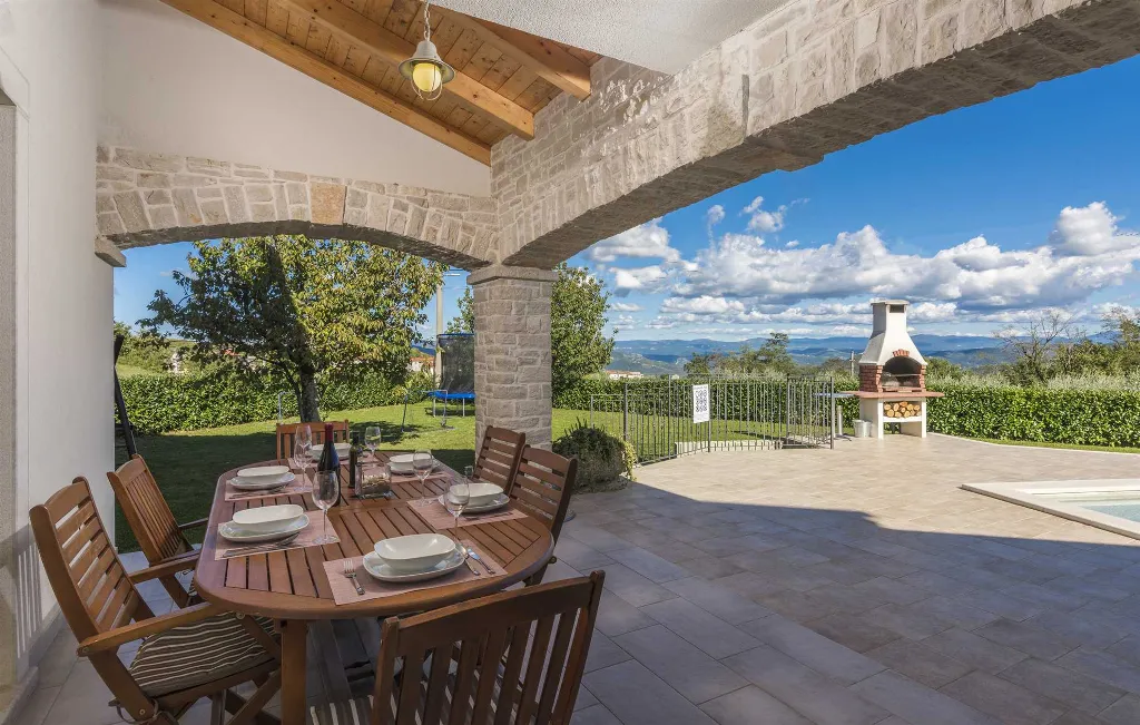 Vižinada Villa with Private Pool for 8 Guests