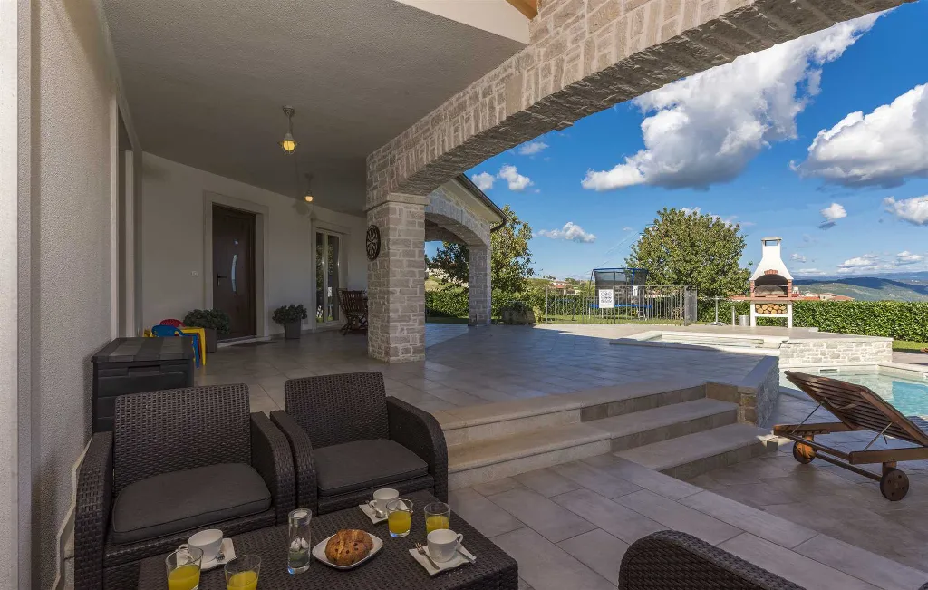 Vižinada Villa with Private Pool for 8 Guests