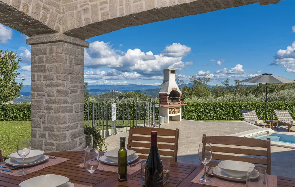 Vižinada Villa with Private Pool for 8 Guests