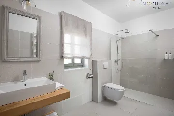 Srebrnići 4-Bedroom Villa with Saltwater Pool