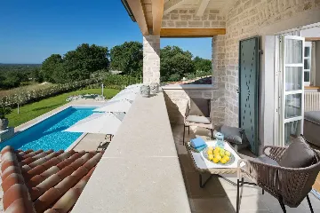 Villa in Ladići for Up to 10 Guests