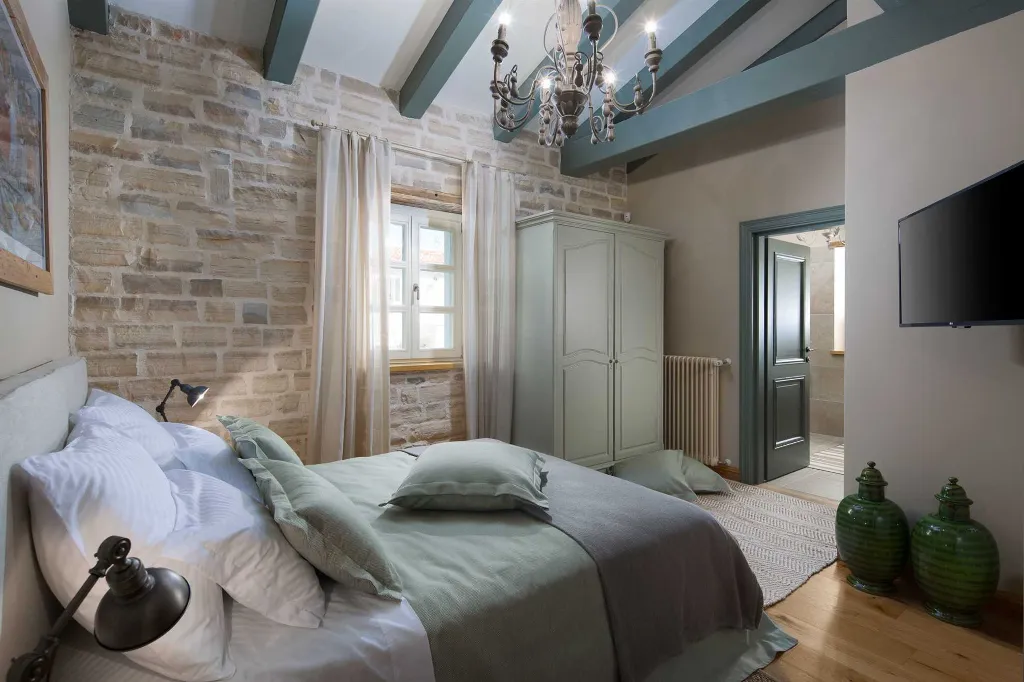 Villa in Ladići for Up to 10 Guests