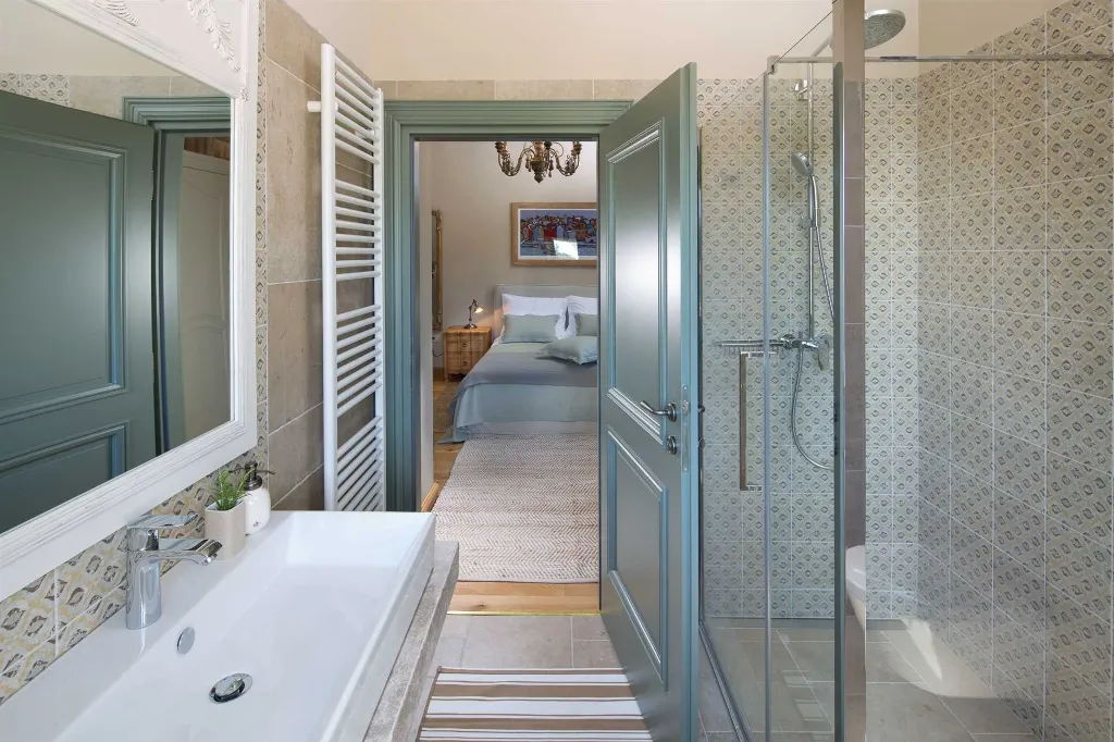 Villa in Ladići for Up to 10 Guests