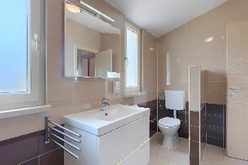 4-Bedroom Villa for up to 8 Guests in Tinjan