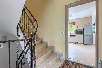 4-Bedroom Villa for up to 8 Guests in Tinjan