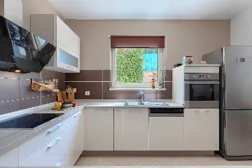 4-Bedroom Villa for up to 8 Guests in Tinjan