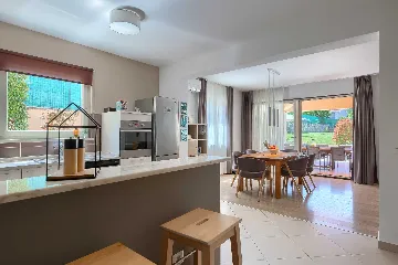 4-Bedroom Villa for up to 8 Guests in Tinjan