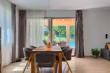 4-Bedroom Villa for up to 8 Guests in Tinjan