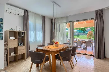 4-Bedroom Villa for up to 8 Guests in Tinjan