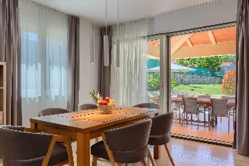 4-Bedroom Villa for up to 8 Guests in Tinjan