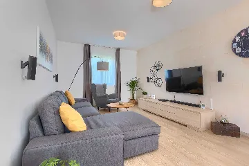 4-Bedroom Villa for up to 8 Guests in Tinjan