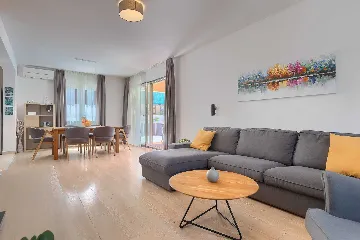 4-Bedroom Villa for up to 8 Guests in Tinjan