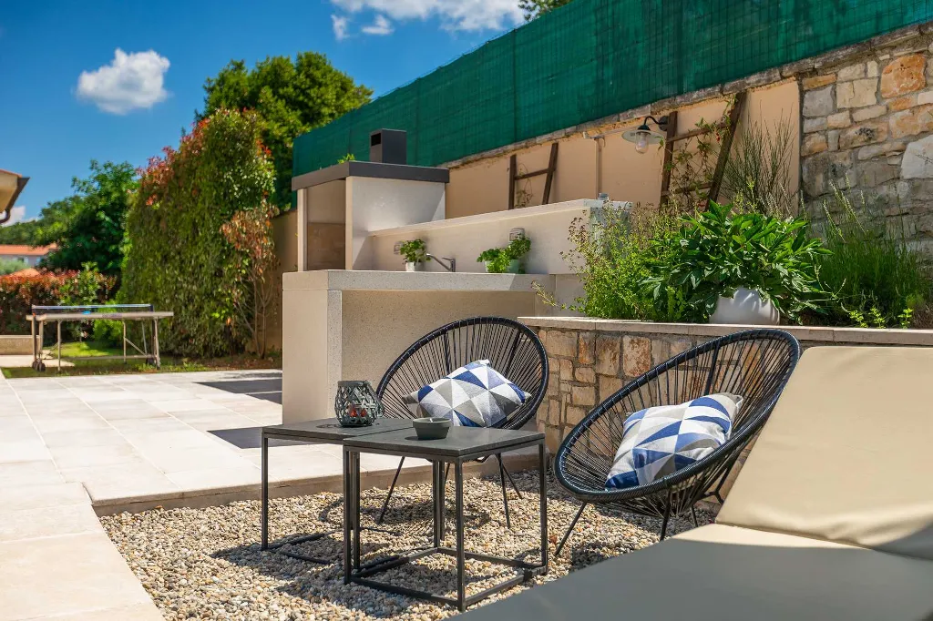 4-Bedroom Villa for up to 8 Guests in Tinjan