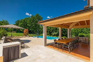 4-Bedroom Villa for up to 8 Guests in Tinjan