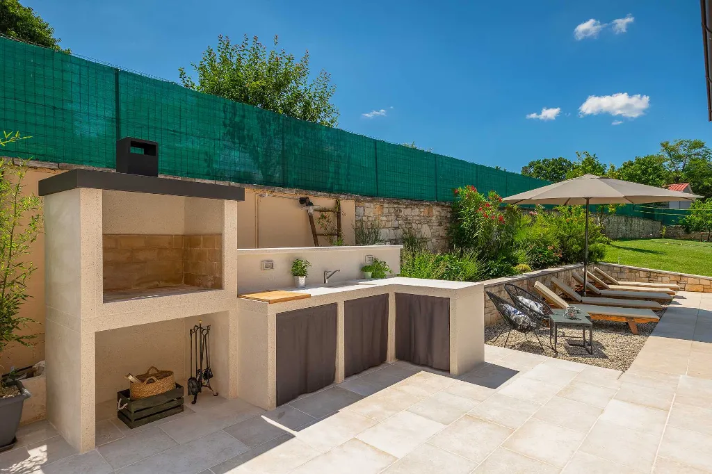4-Bedroom Villa for up to 8 Guests in Tinjan