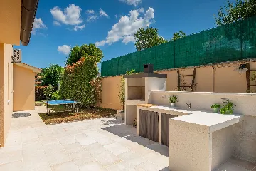 4-Bedroom Villa for up to 8 Guests in Tinjan