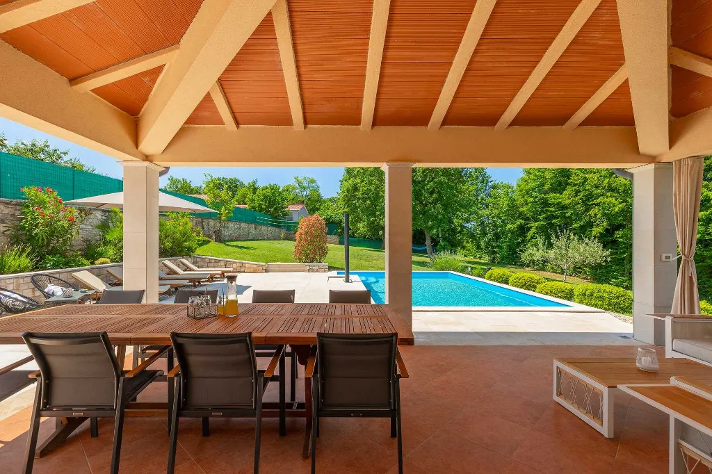 4-Bedroom Villa for up to 8 Guests in Tinjan