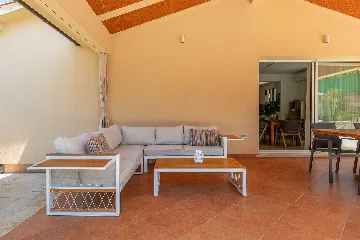 4-Bedroom Villa for up to 8 Guests in Tinjan