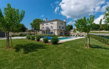 Renovated Stone Villa with Private Pool, Brečevići
