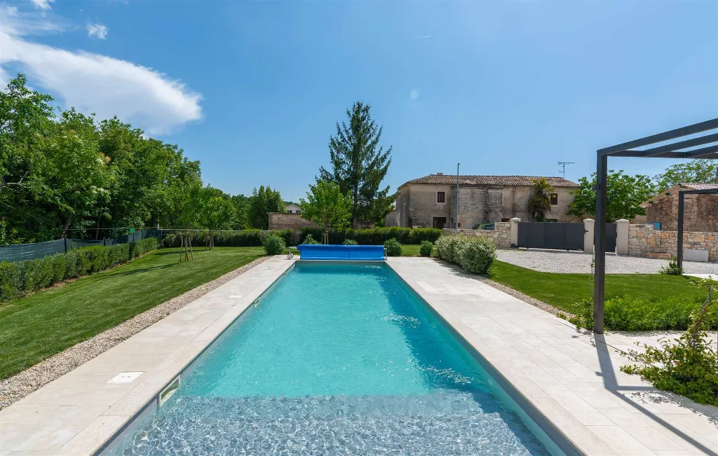 Renovated Stone Villa with Private Pool, Brečevići