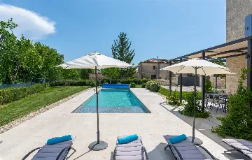 Renovated Stone Villa with Private Pool, Brečevići
