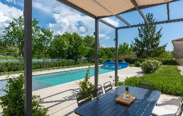Renovated Stone Villa with Private Pool, Brečevići
