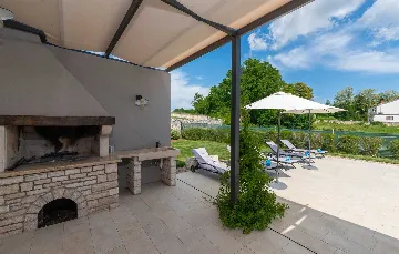 Renovated Stone Villa with Private Pool, Brečevići