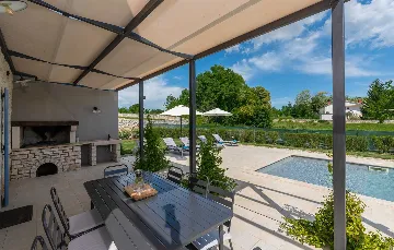 Renovated Stone Villa with Private Pool, Brečevići
