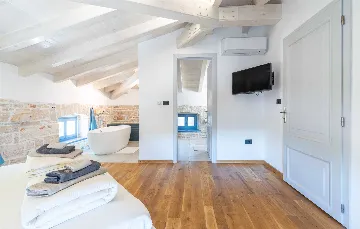 Renovated Stone Villa with Private Pool, Brečevići