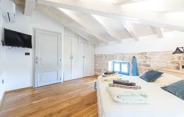 Renovated Stone Villa with Private Pool, Brečevići