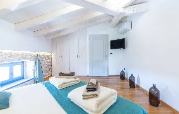 Renovated Stone Villa with Private Pool, Brečevići