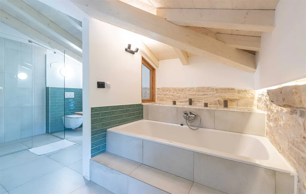 Renovated Stone Villa with Private Pool, Brečevići
