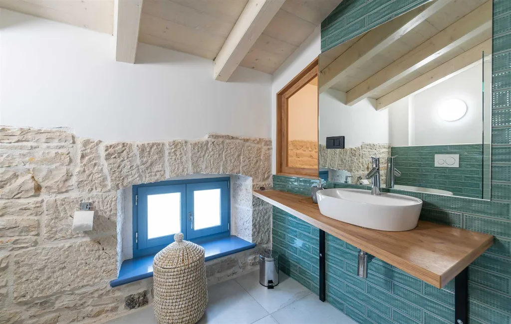 Renovated Stone Villa with Private Pool, Brečevići